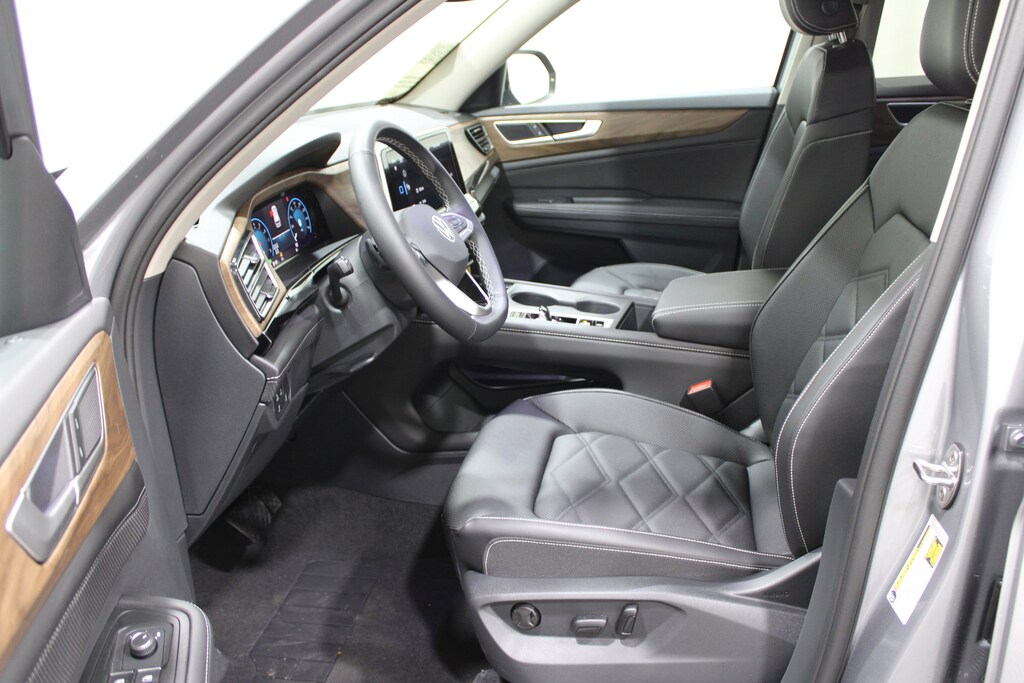 Used 2025 Volkswagen Atlas 2.0T SE SUV