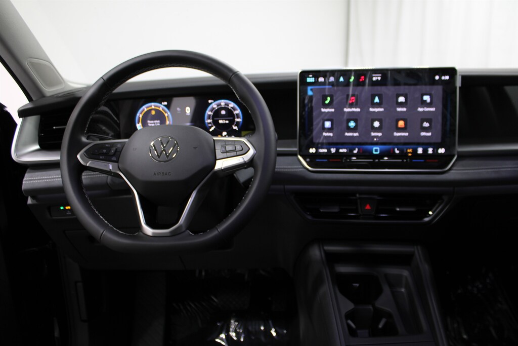 New 2025 Volkswagen Tiguan 2.0T SE SUV