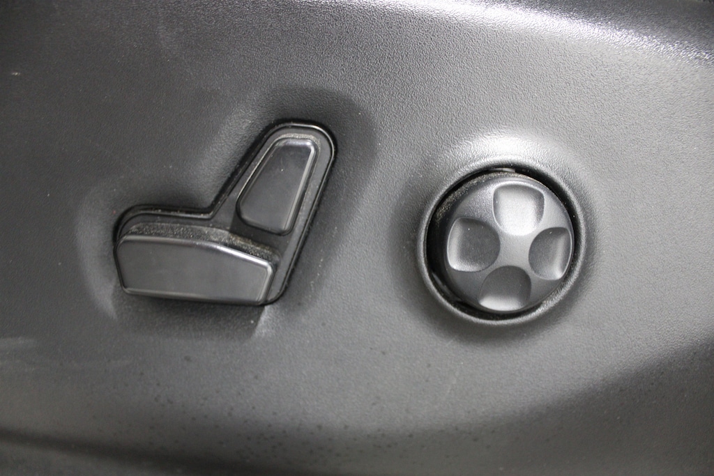 Used 2023 Chrysler Pacifica Touring L Van Passenger Van