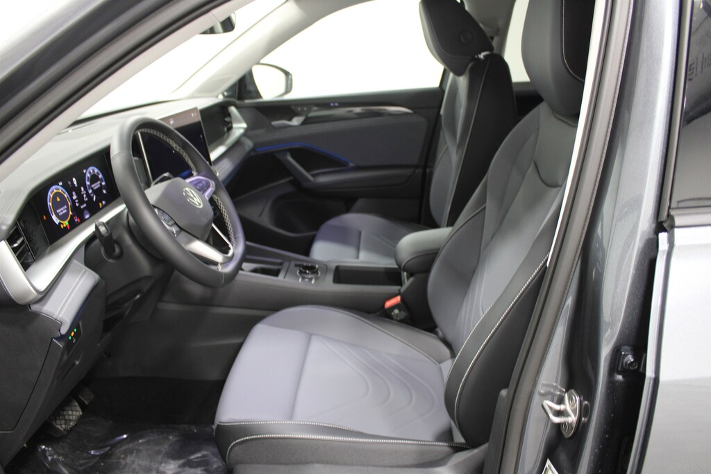 New 2026 Volkswagen Tiguan 2.0T SE SUV