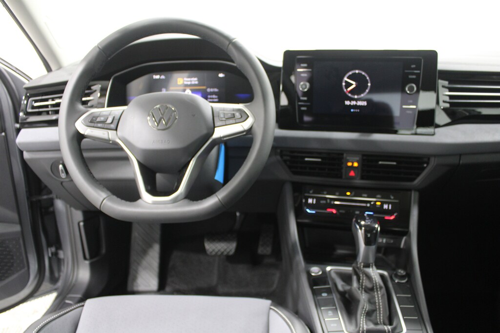 New 2026 Volkswagen Jetta 1.5T SE Sedan