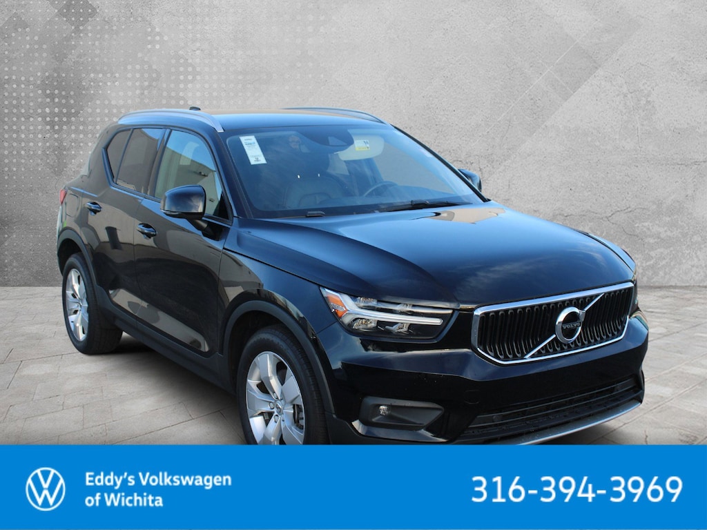 Used 2021 Volvo XC40 T5 Momentum SUV