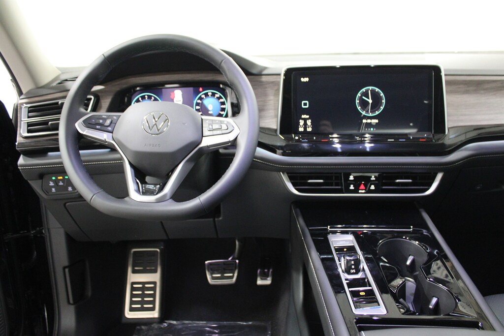 New 2026 Volkswagen Atlas 2.0T SEL Premium R-Line SUV