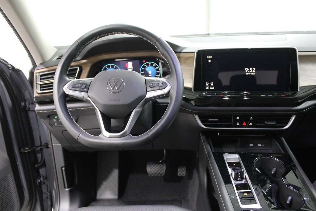 New 2026 Volkswagen Atlas 2.0T SE w/Technology SUV