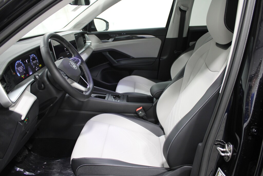 New 2025 Volkswagen Tiguan 2.0T SE SUV