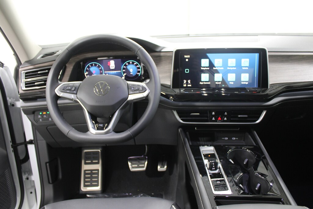 New 2026 Volkswagen Atlas 2.0T SEL Premium R-Line SUV