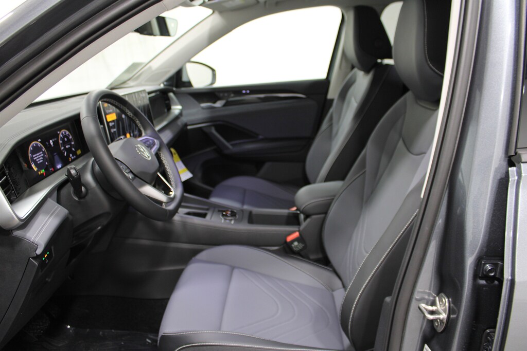 New 2025 Volkswagen Tiguan 2.0T SE SUV