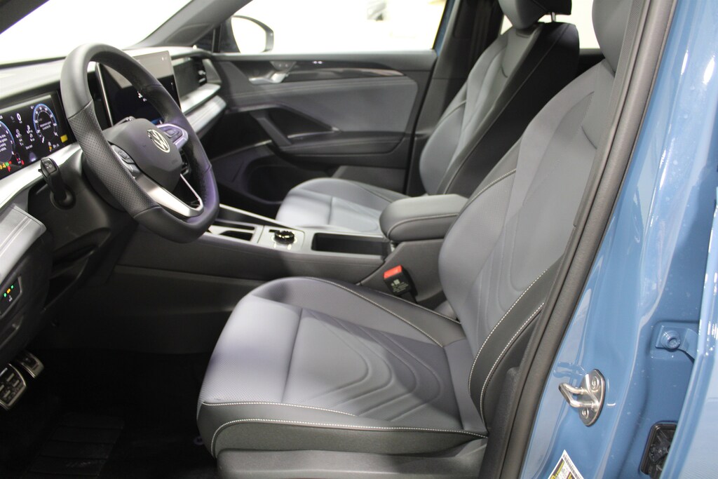 New 2026 Volkswagen Tiguan 2.0T SE R-Line Black SUV