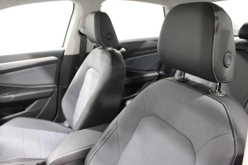 New 2026 Volkswagen Jetta 1.5T SE Sedan