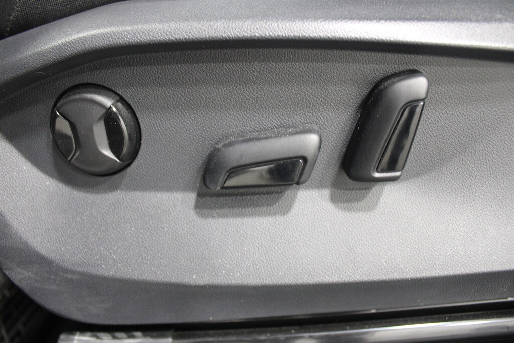 Used 2023 Volkswagen Tiguan 2.0T SE SUV