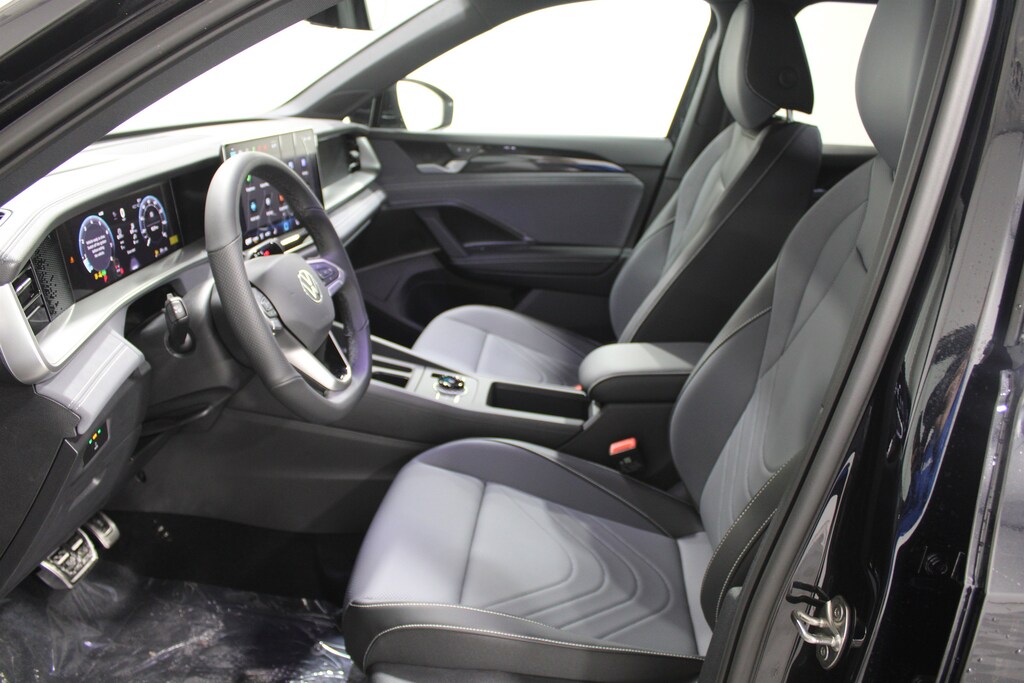 New 2026 Volkswagen Tiguan 2.0T SE R-Line Black SUV