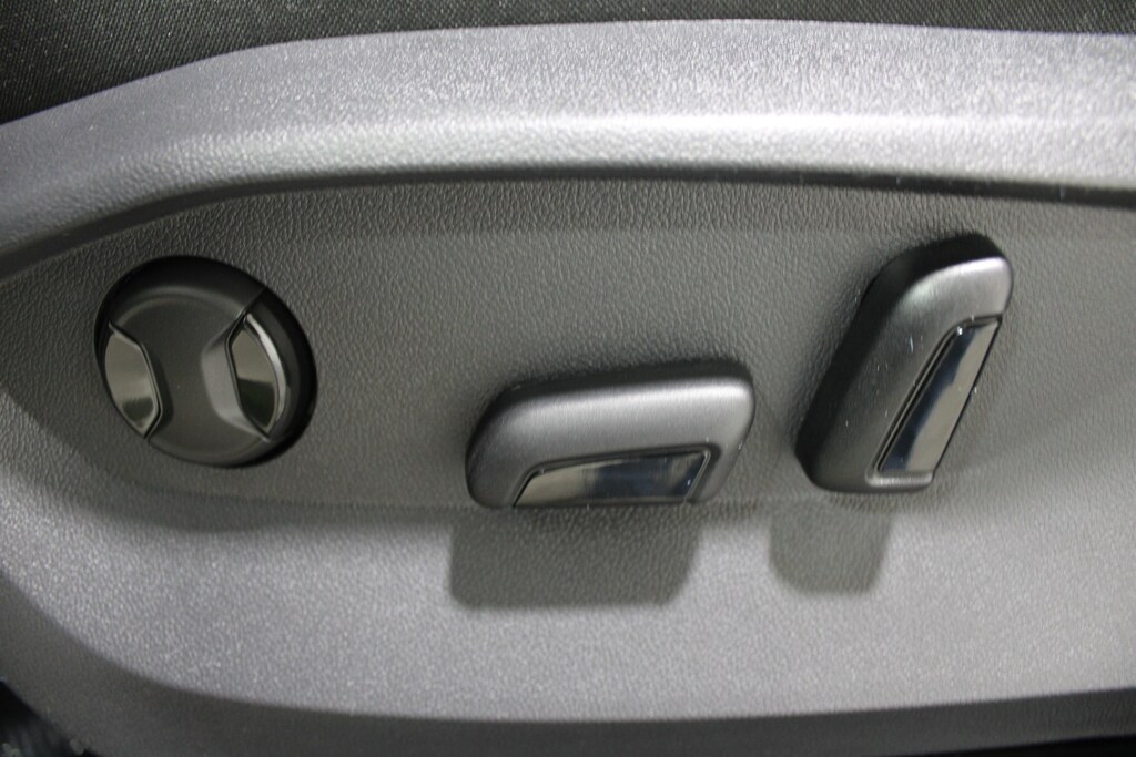 New 2026 Volkswagen Taos 1.5T SE SUV