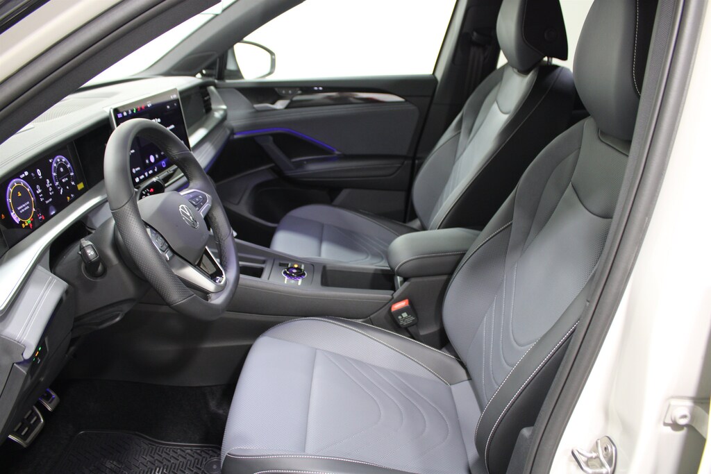 New 2026 Volkswagen Tiguan 2.0T SE R-Line Black SUV