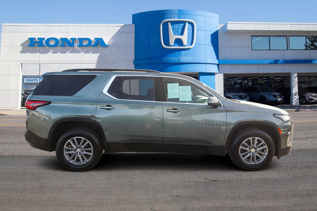 Used 2023 Chevrolet Traverse LT Cloth w/1LT SUV