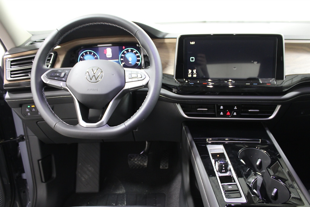 New 2026 Volkswagen Atlas 2.0T SE w/Technology SUV