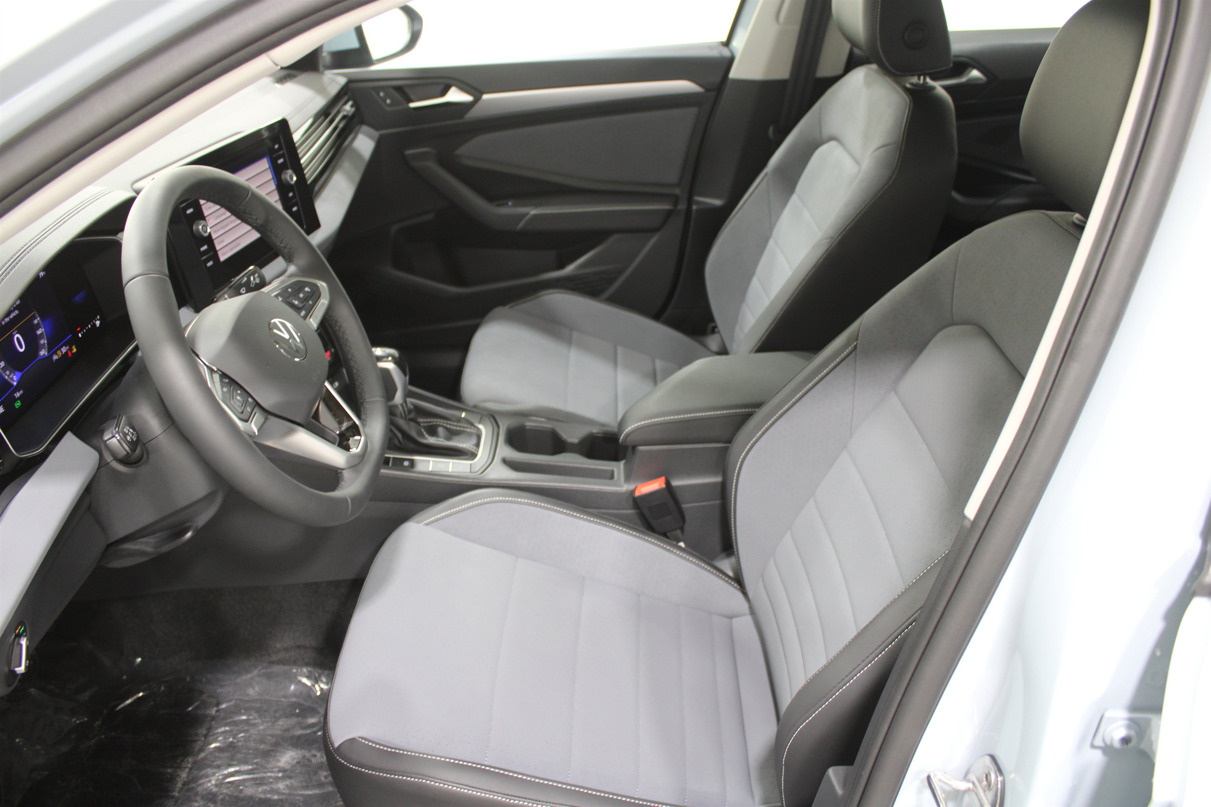 New 2027 Volkswagen Jetta 1.5T SE Sedan