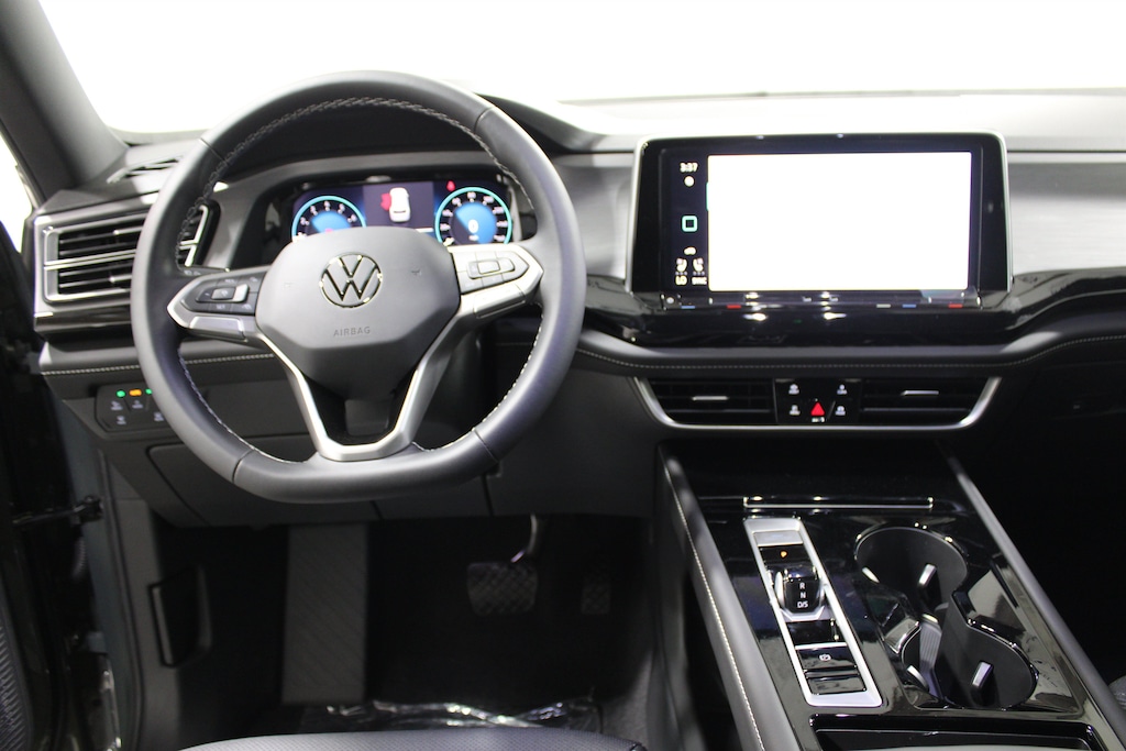 New 2026 Volkswagen Atlas Cross Sport 2.0T SE w/Technology SUV