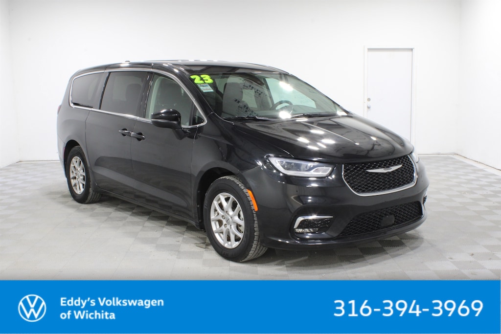 Used 2023 Chrysler Pacifica Touring L Van Passenger Van