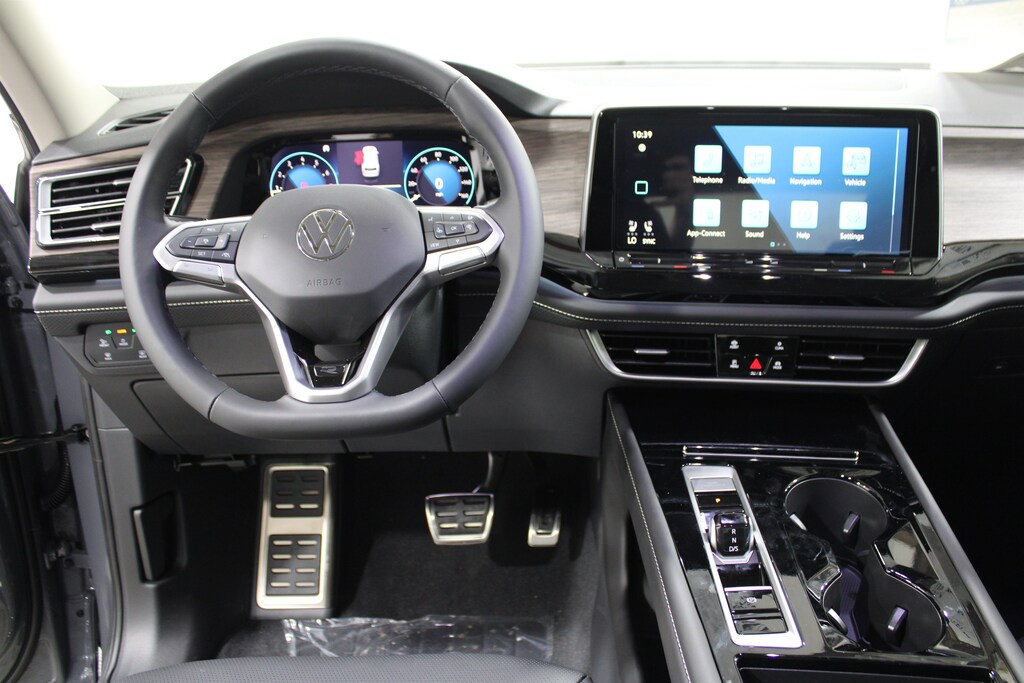New 2026 Volkswagen Atlas 2.0T SEL Premium R-Line SUV