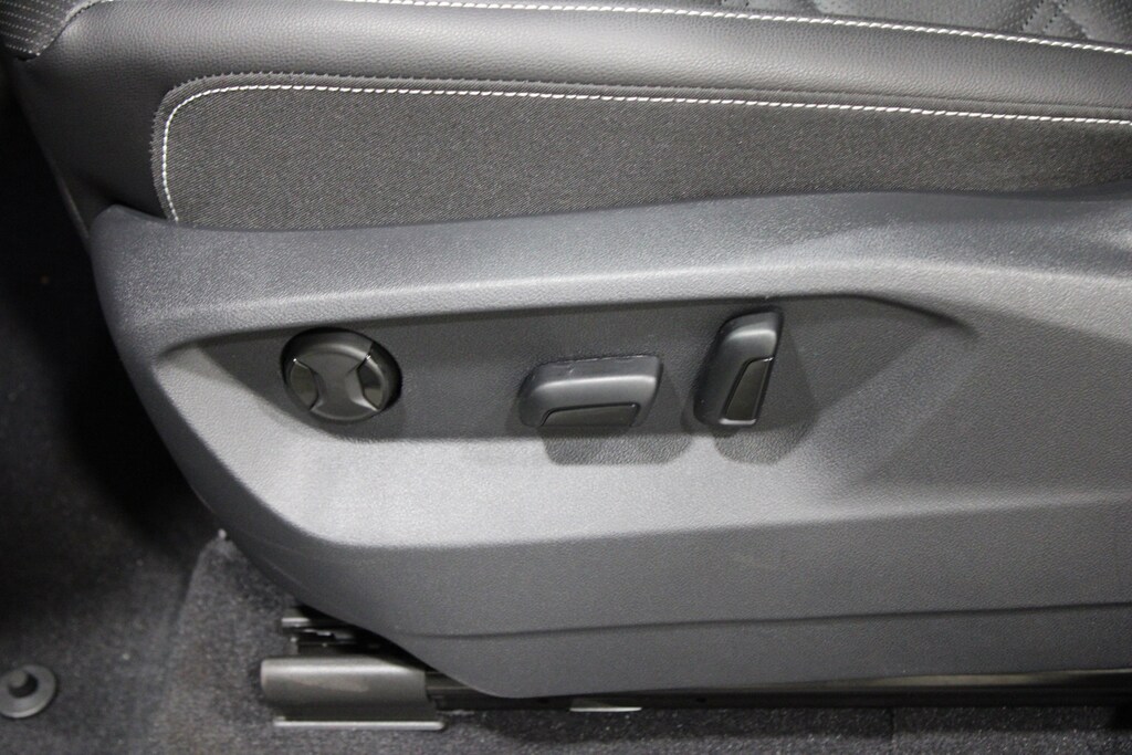 Used 2025 Volkswagen Atlas 2.0T SE SUV