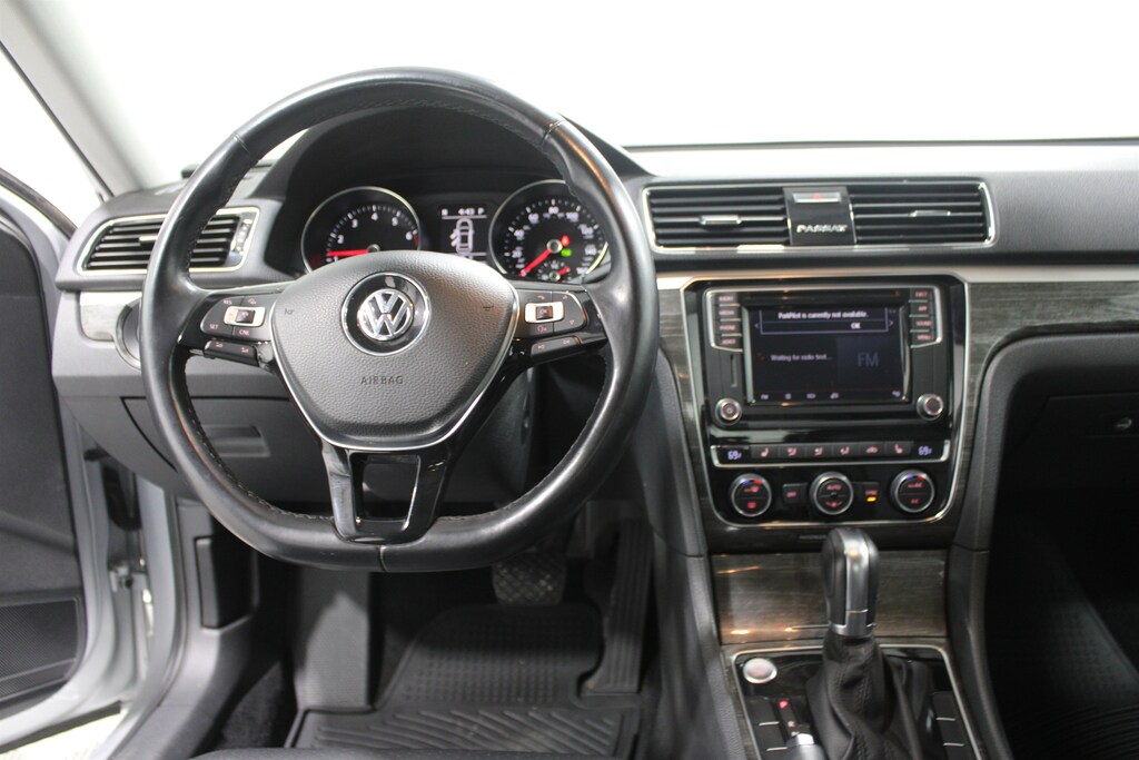 Used 2018 Volkswagen Passat 2.0T SE Sedan