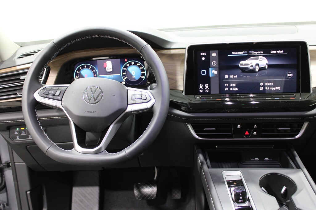 Used 2025 Volkswagen Atlas 2.0T SE SUV