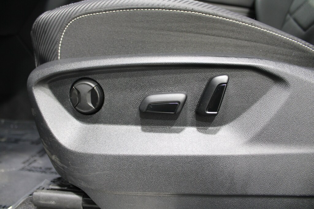 Used 2024 Volkswagen Atlas Cross Sport 2.0T SE w/Technology SUV