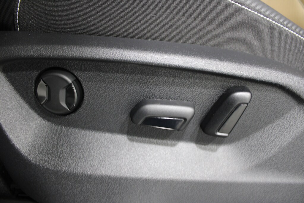 New 2026 Volkswagen Atlas Cross Sport 2.0T SE w/Technology SUV