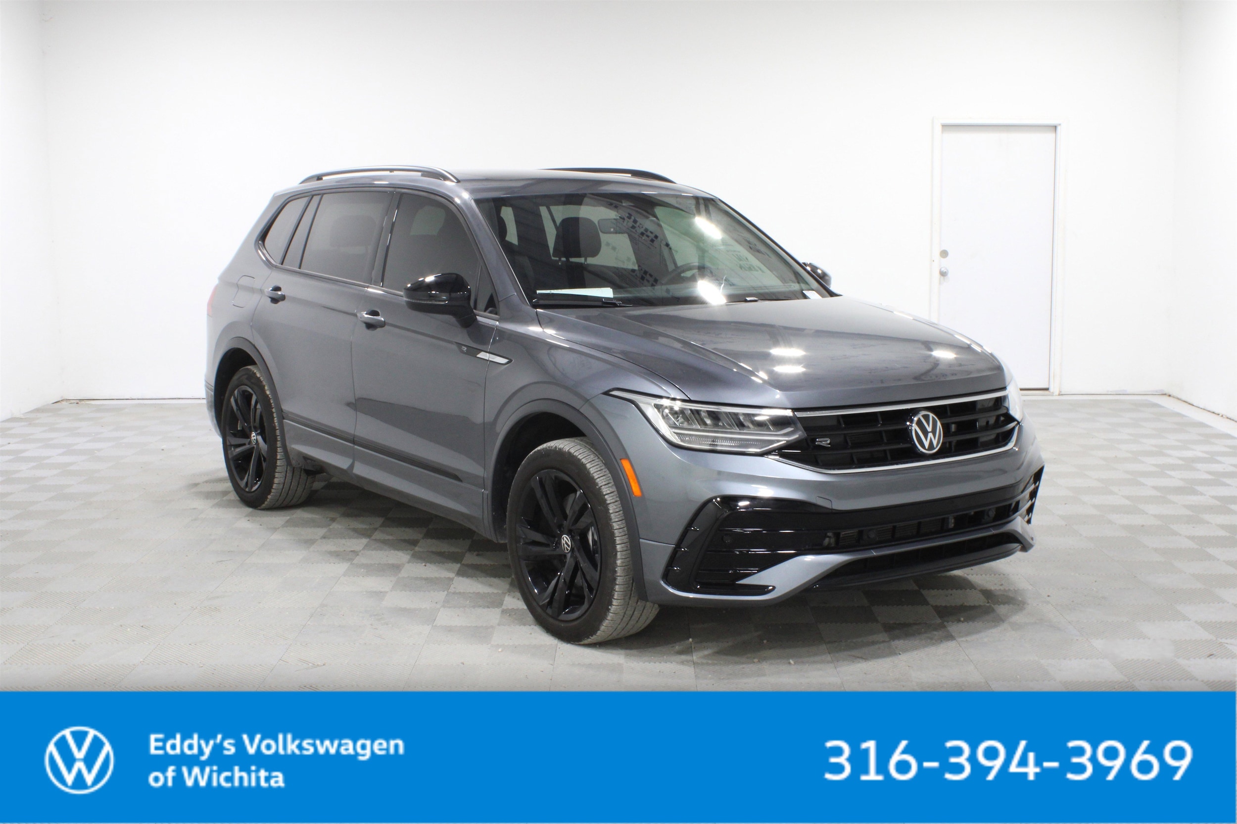 2024 Volkswagen Tiguan 2.0T SE R-Line Black 4Motion's photo