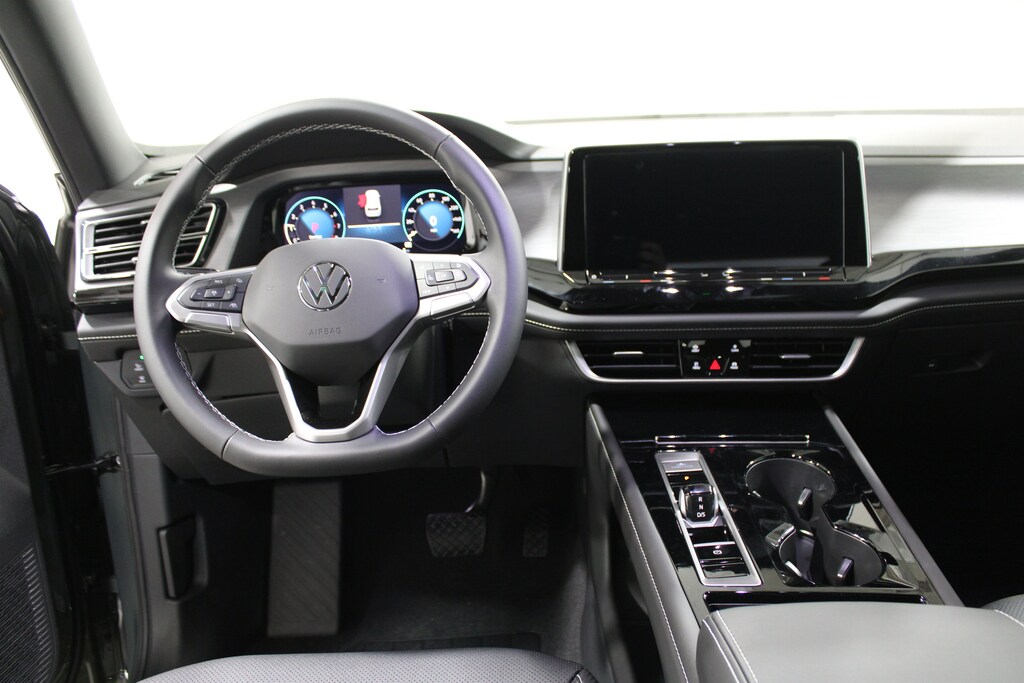 New 2026 Volkswagen Atlas Cross Sport SE w/Technology SUV