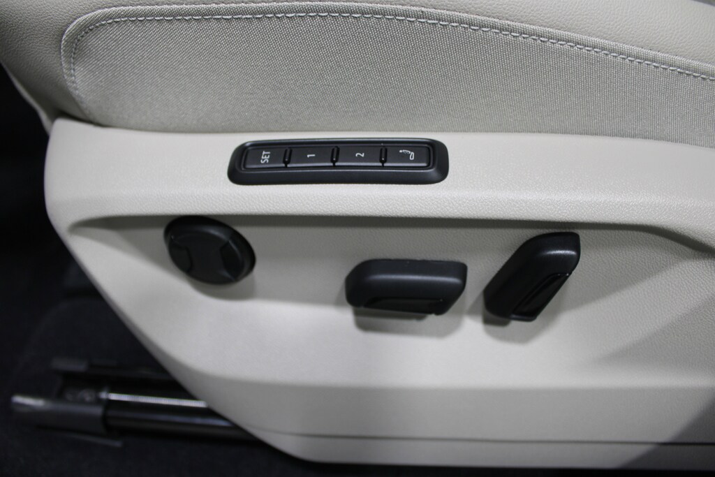 New 2026 Volkswagen Atlas 2.0T SEL Premium R-Line SUV