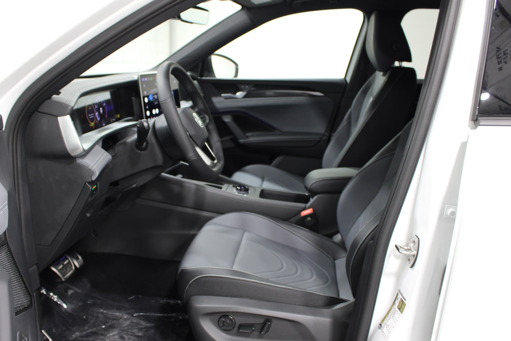 New 2026 Volkswagen Tiguan SE R-Line Black SUV