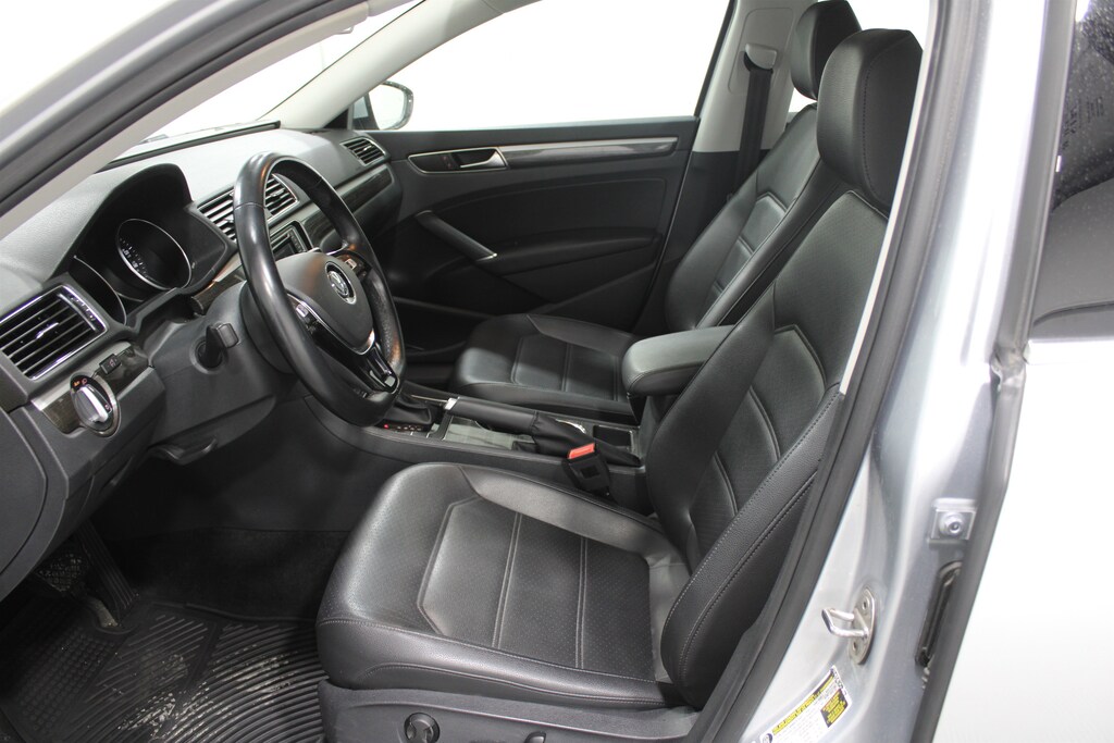 Used 2018 Volkswagen Passat 2.0T SE Sedan