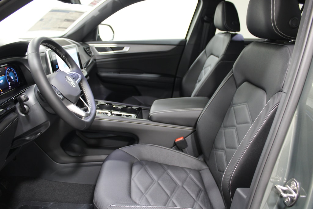 New 2026 Volkswagen Atlas Cross Sport 2.0T SE w/Technology SUV