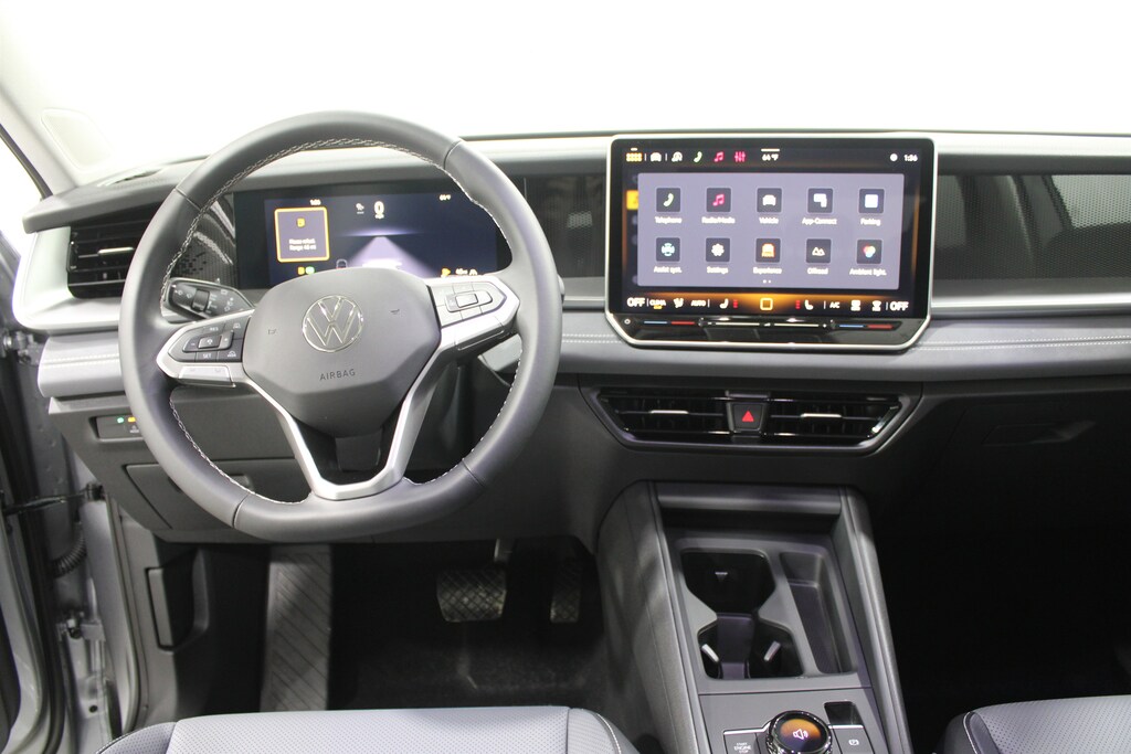 New 2026 Volkswagen Tiguan 2.0T SE SUV