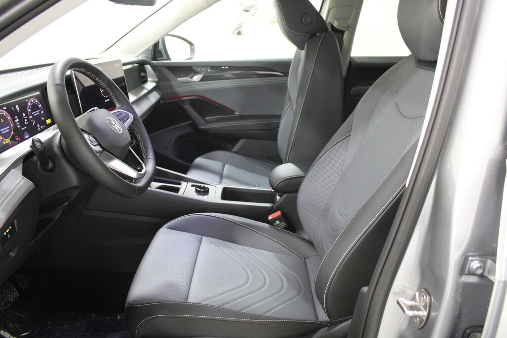 New 2026 Volkswagen Tiguan 2.0T SE SUV