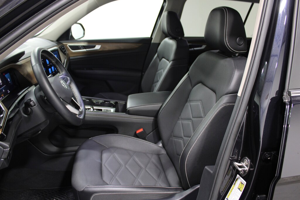 Used 2024 Volkswagen Atlas 2.0T SE w/Technology SUV