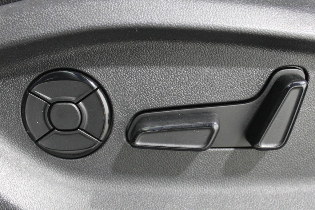 New 2026 Volkswagen Tiguan 2.0T SE SUV