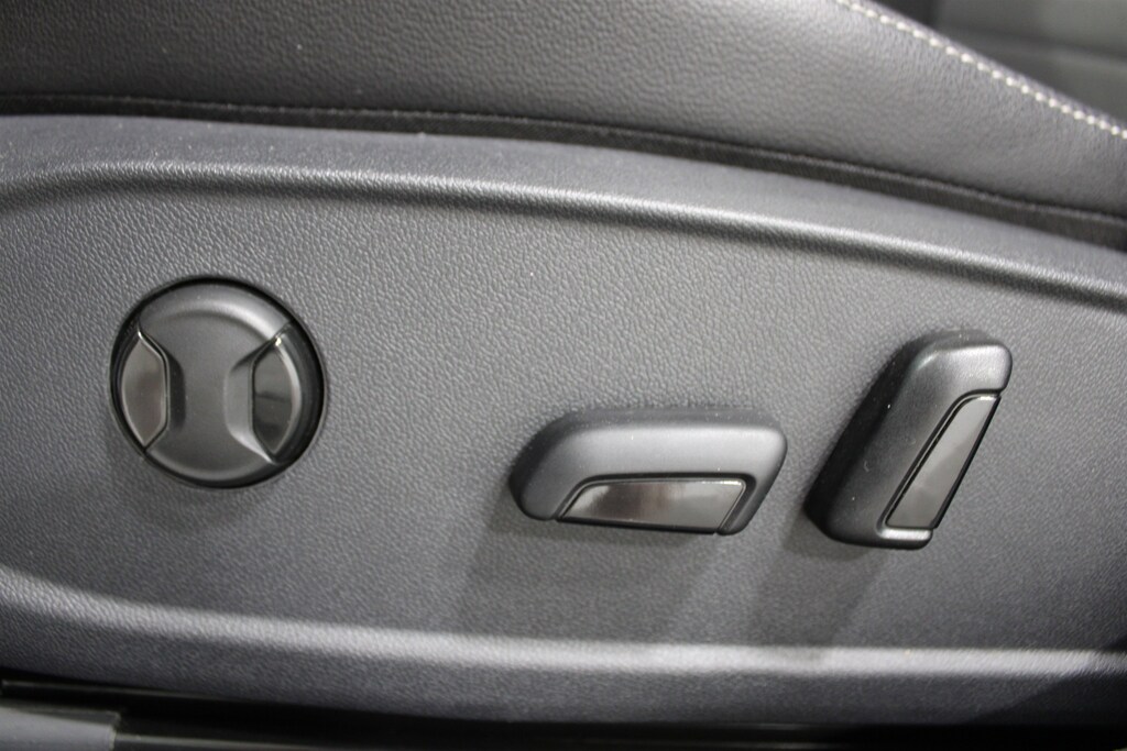 Used 2025 Volkswagen Jetta 1.5T SE Sedan