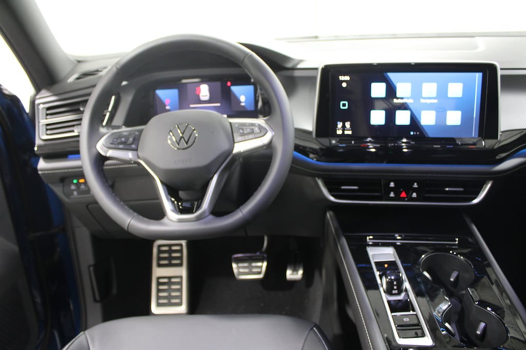 New 2026 Volkswagen Atlas Cross Sport 2.0T SEL R-Line Black SUV