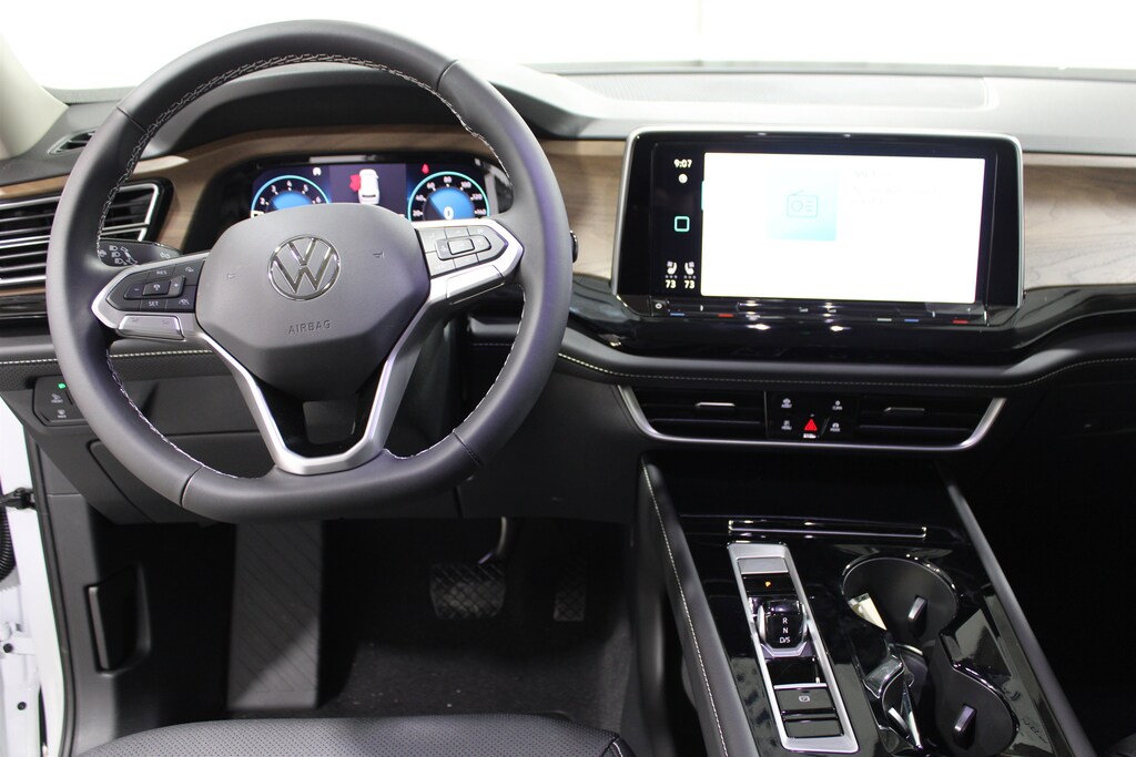 New 2026 Volkswagen Atlas SE w/Technology SUV