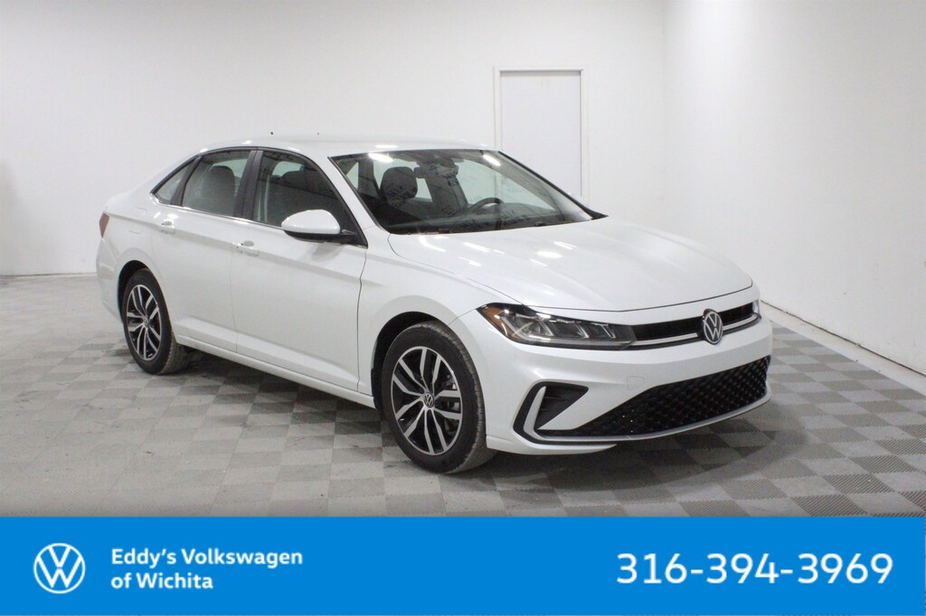 Used 2025 Volkswagen Jetta 1.5T SE Sedan