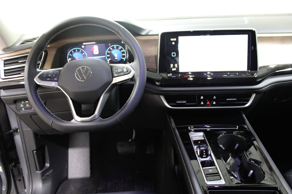 New 2026 Volkswagen Atlas 2.0T SE w/Technology SUV