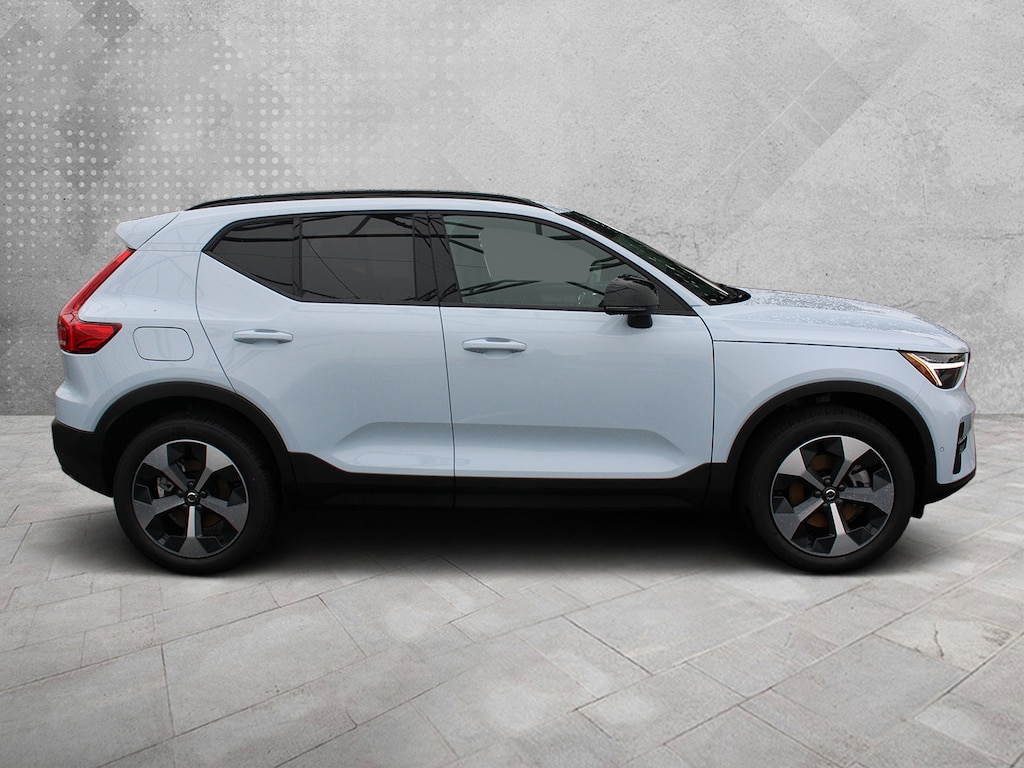 New 2026 Volvo XC40 B5 Plus SUV