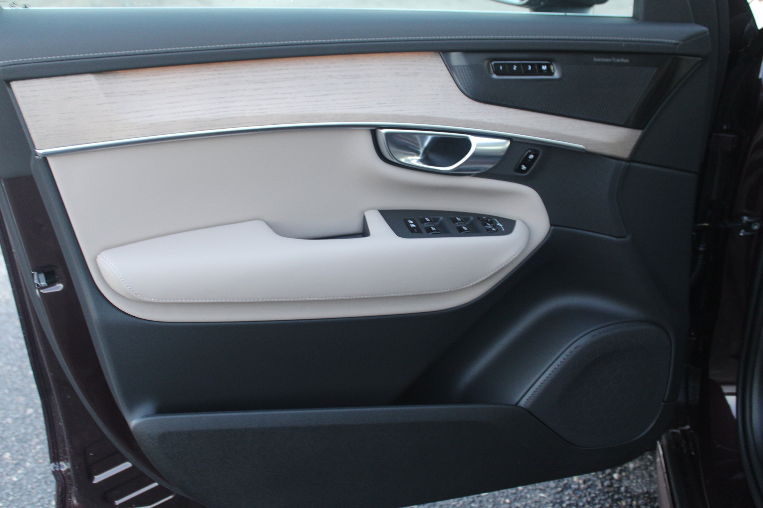 2026 Volvo XC90 Ultra - Photo 14
