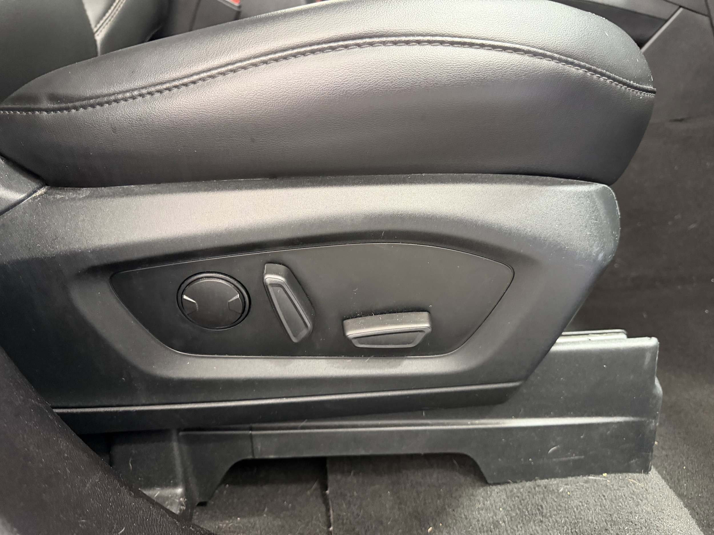 2022 Ford Explorer XLT - Photo 24