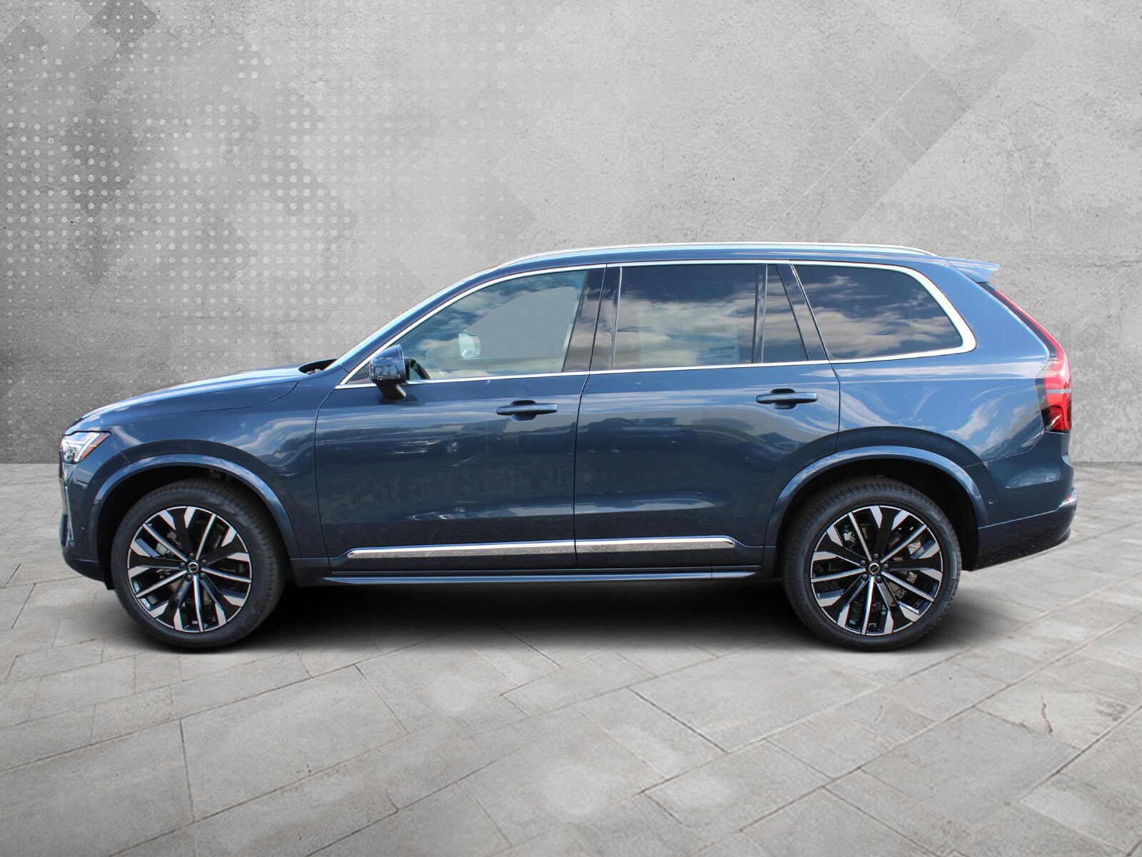 2026 Volvo XC90 Plus photo 4