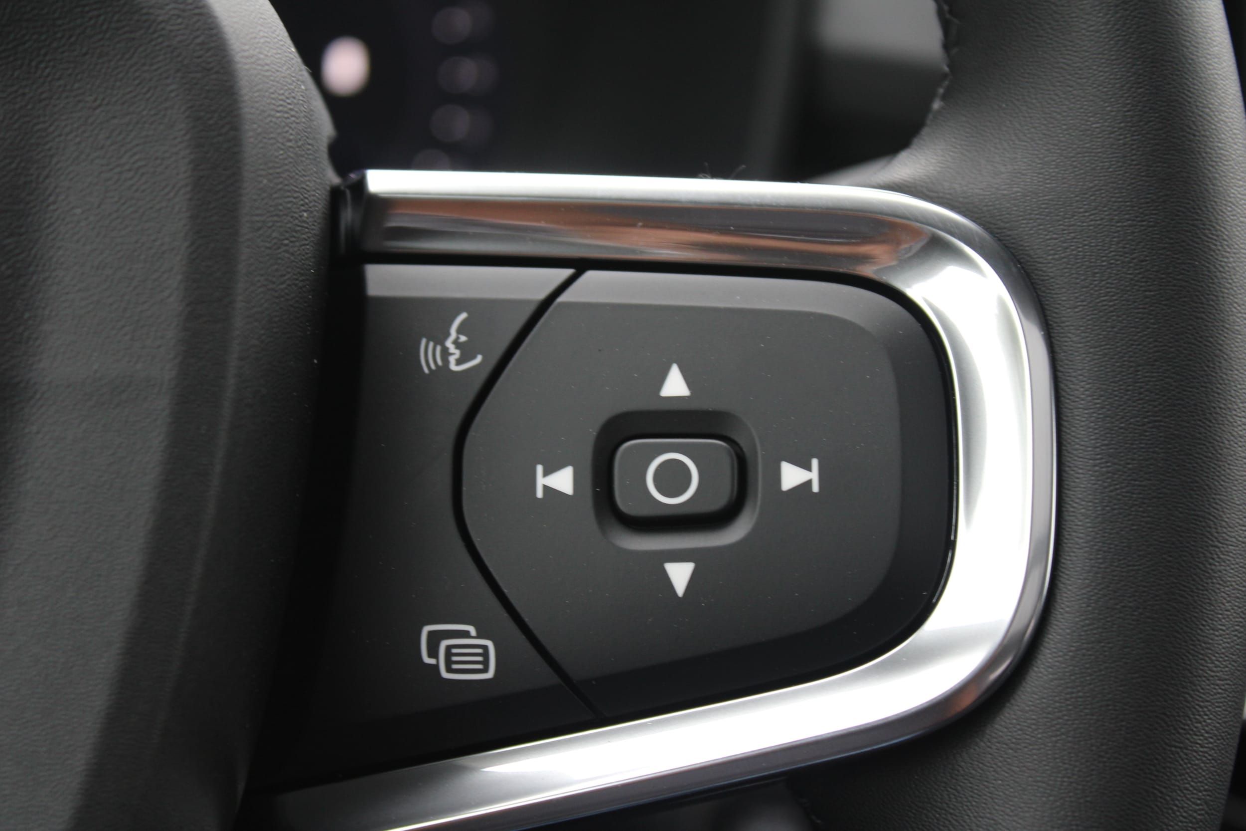 2026 Volvo XC40 Plus - Photo 23