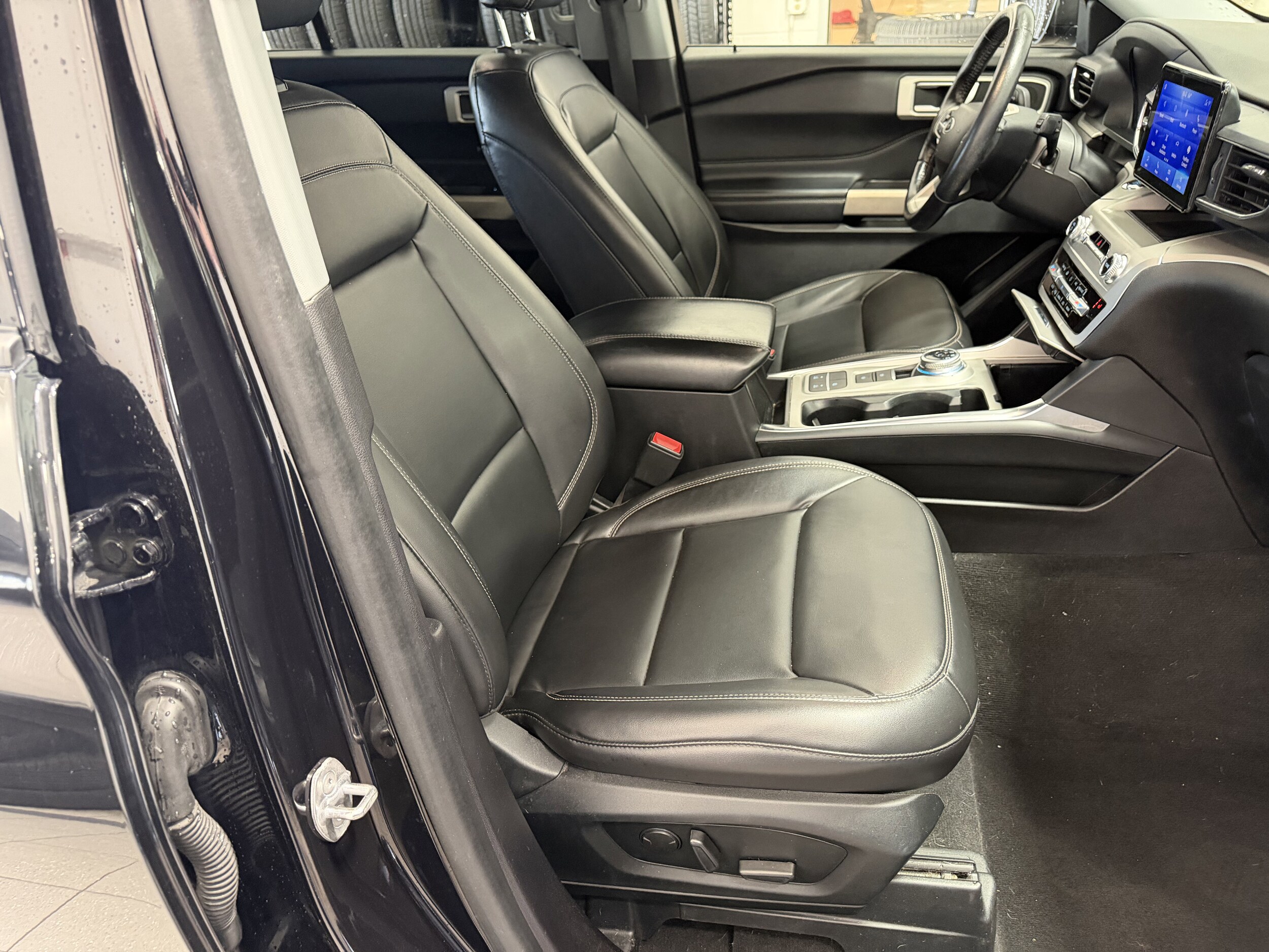 2022 Ford Explorer XLT - Photo 23