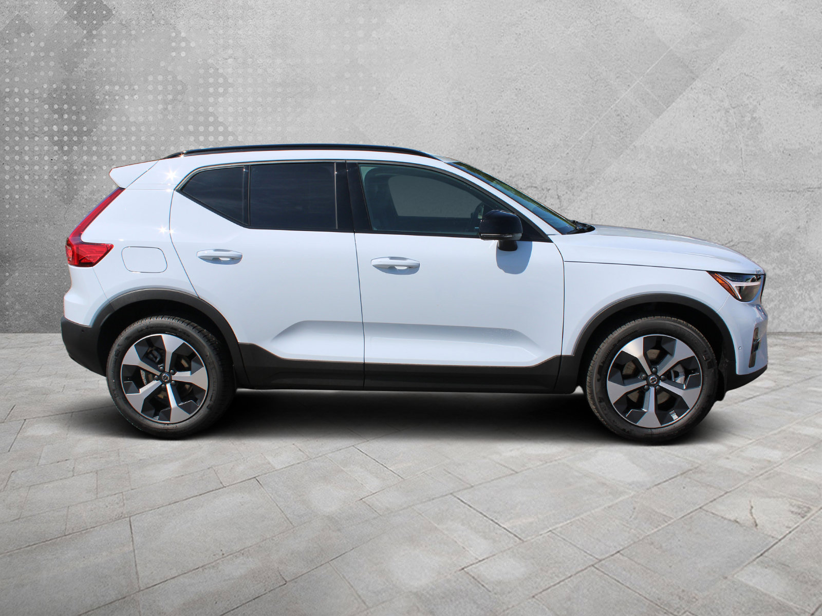 2026 Volvo XC40 Plus - Photo 2